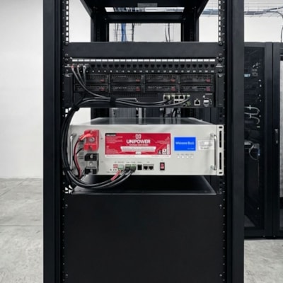 Segunda imagem do produto Bateria Solar de Lítio 100Ah 48V 4,8kW com Display Unipower UPLFP48-100 3U EN